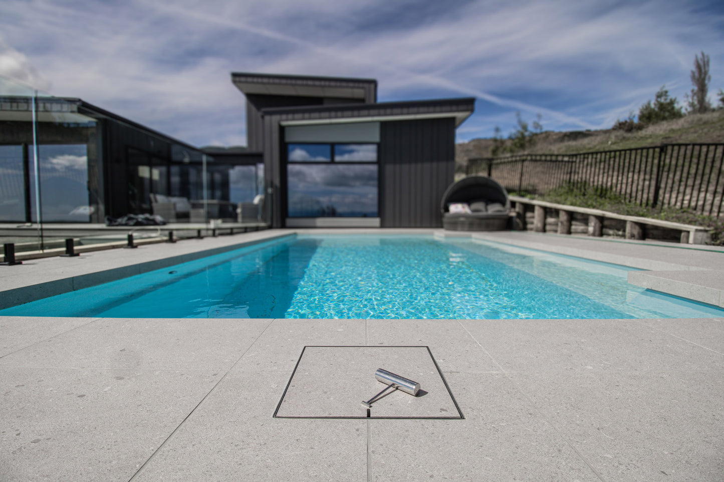 Hide Skimmer Lid Concrete Kit - 306mm