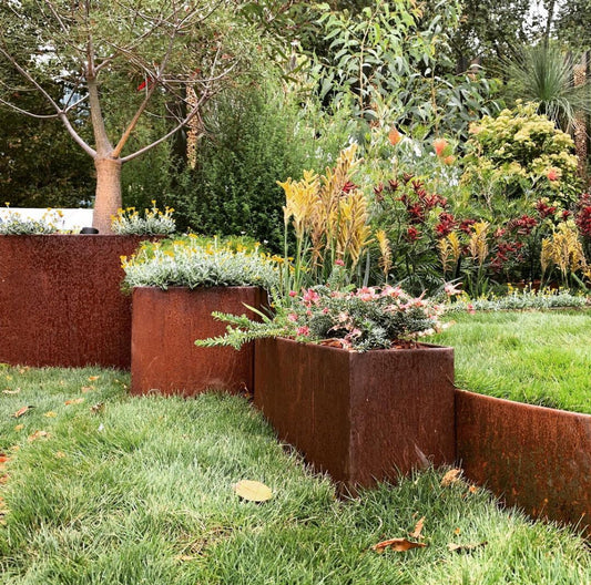 Steel Garden Edge 2.0mm Gauge 2440mm x 580mm Includes Stakes and Screws
