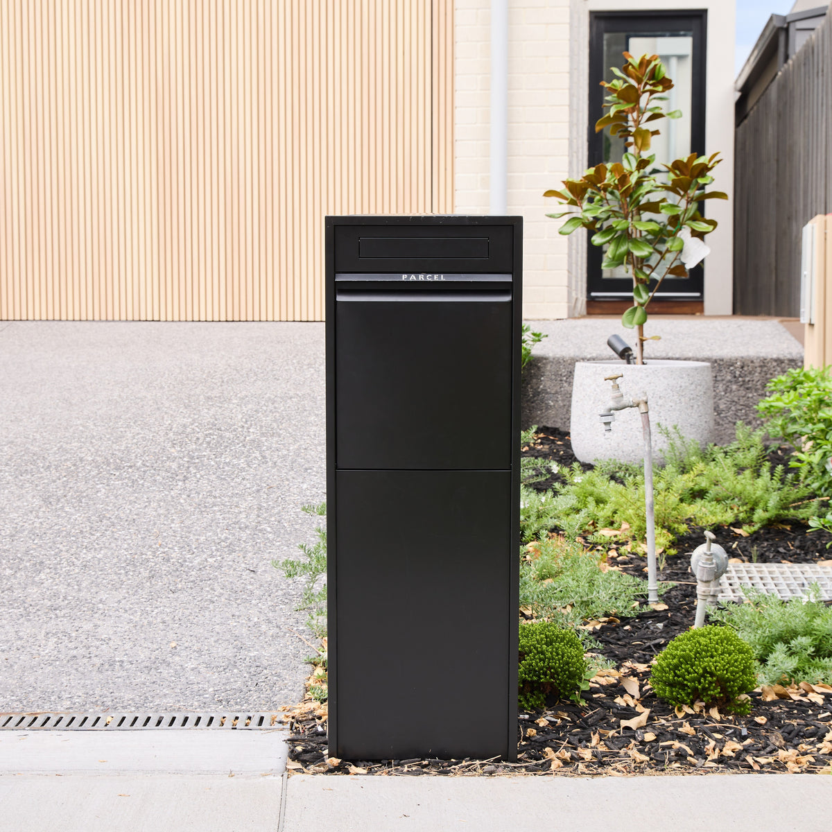 Letterbox - Zip Parcel | Black | White