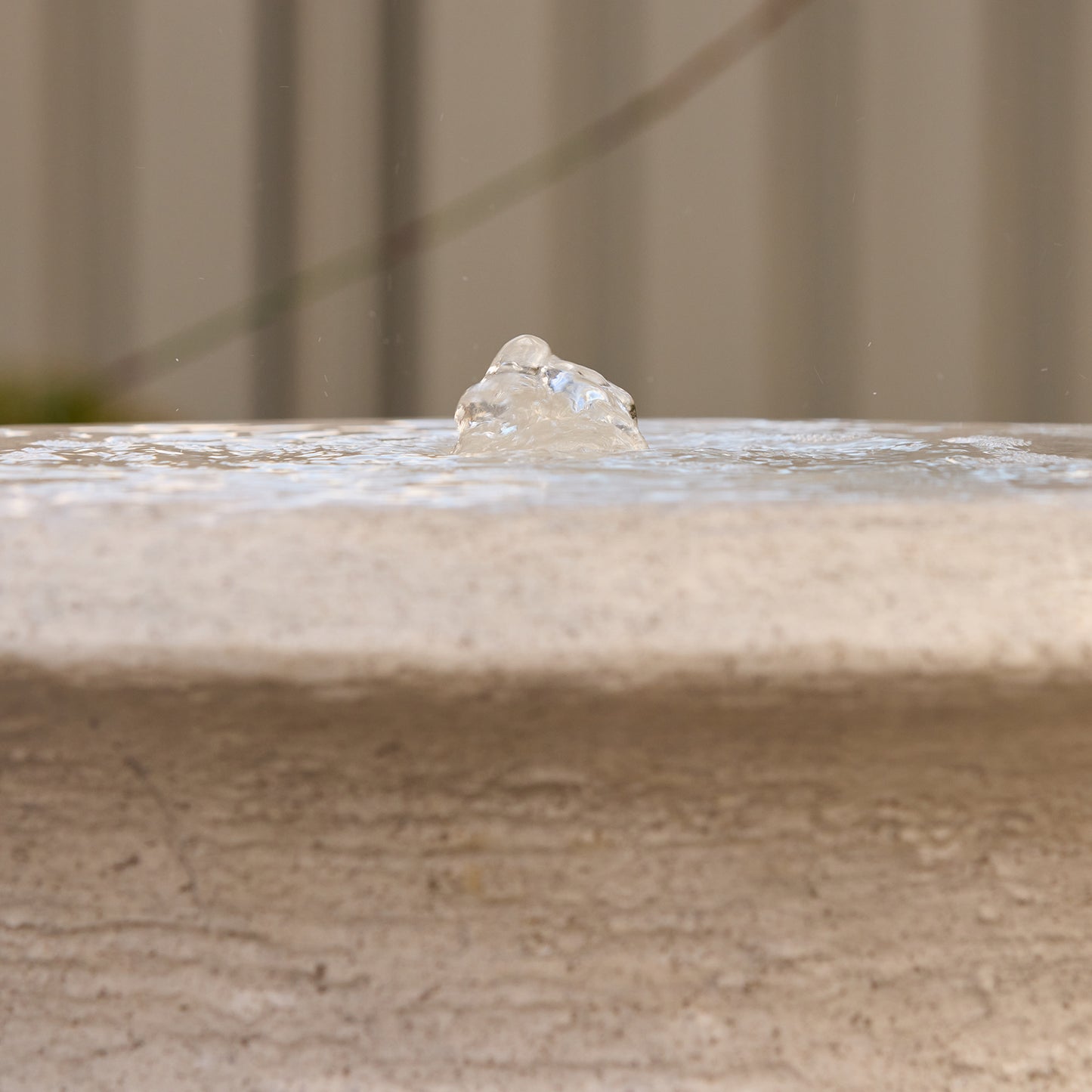 Onde Earth Water Feature