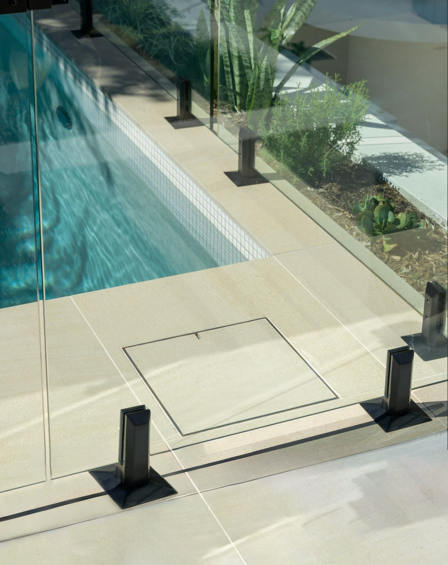 Hide Skimmer Lid Kit - 342mm - 08-11